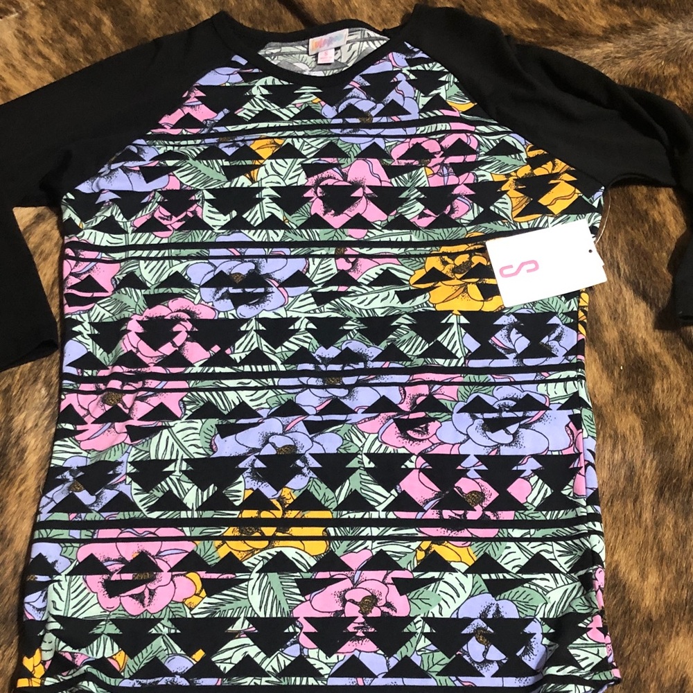 Lularoe colorful Randy shirt in small